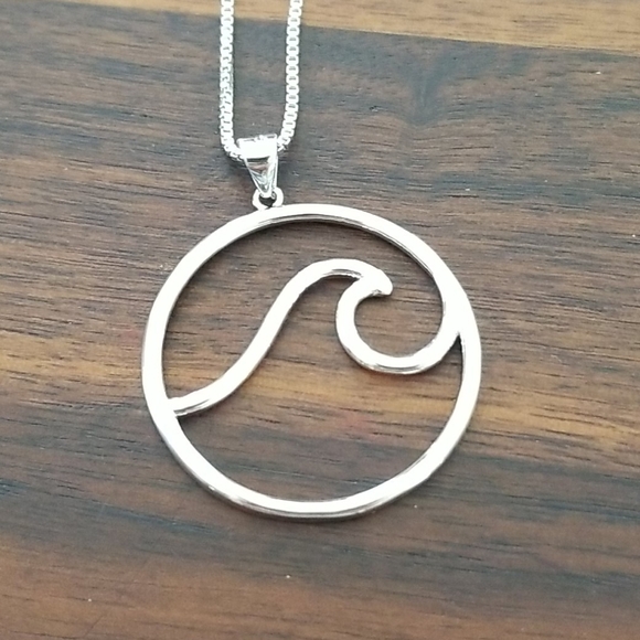 Beachy Wave Necklace - Picture 2 of 6